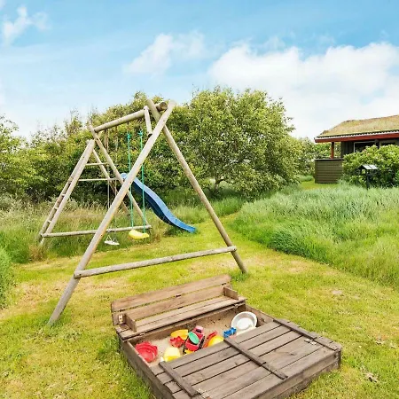 6 Person Holiday In R M