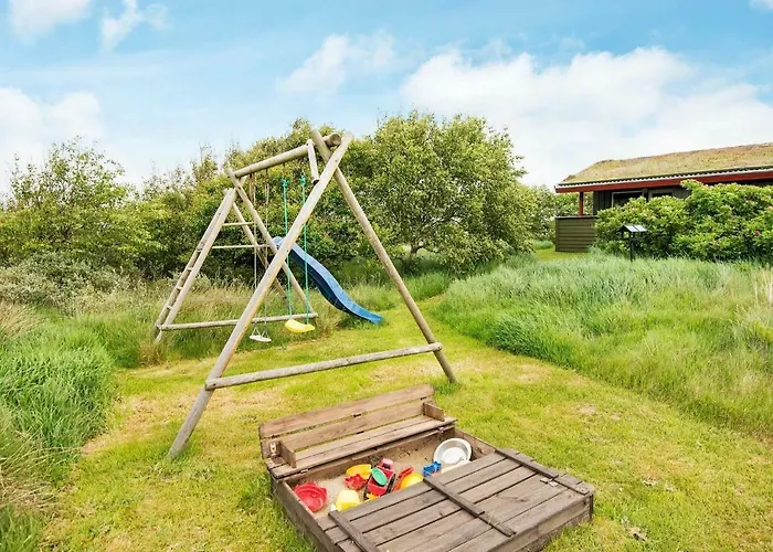 6 Person Holiday In R M